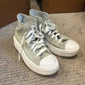 Platform sage green converse